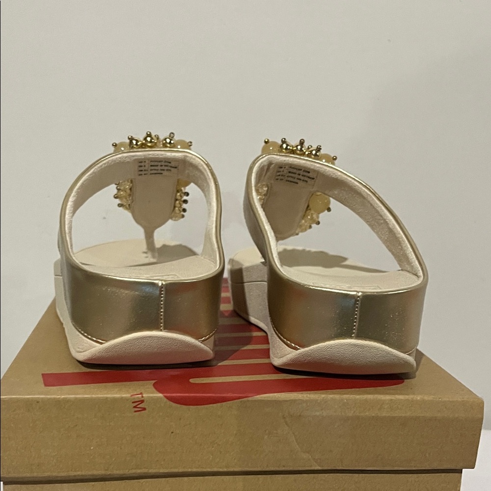 Fitflop Women's Fino Bauble-Bead Toe-Post Sandals Cream/Gold
Size 6 - Picture 4 of 6